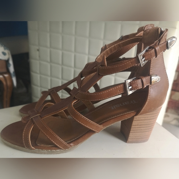 NWOT Transit sandals. Size 9. - Picture 5 of 13